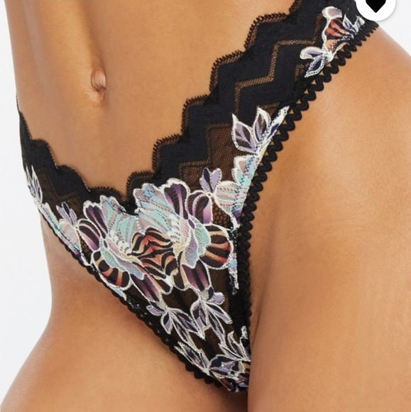 Savage X Fenty Zig Zag Zen Lace Bra and Thong Two Piece Set Bundle - Picture 7 of 13